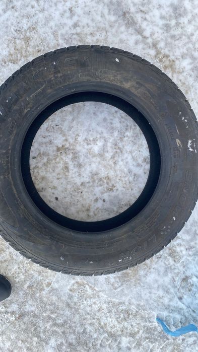 Продам 3 шины липучка