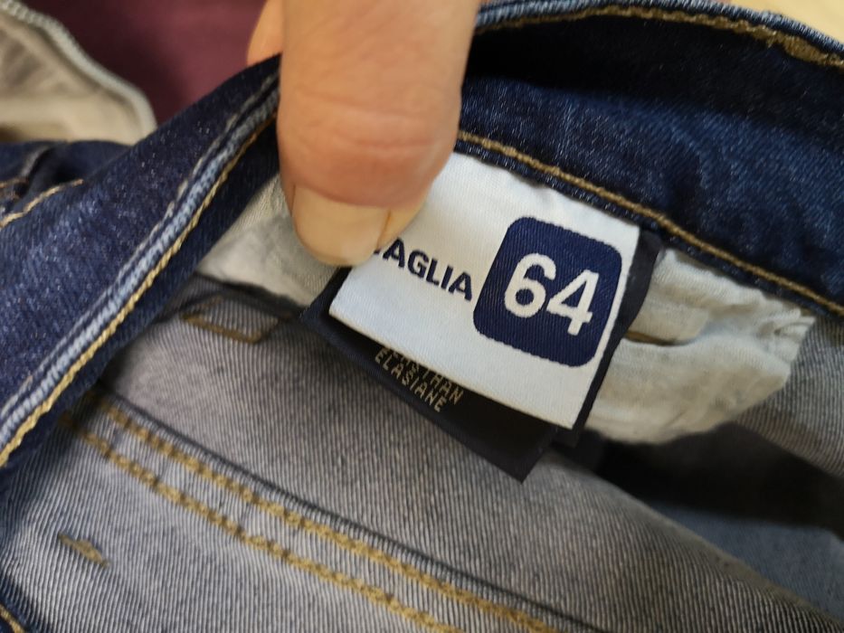 Blugi pentru bărbați mărime 64