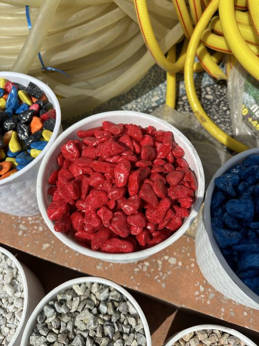 Rangli landshaft toshlar, keramzit va 40 xildan ortiq toshlar