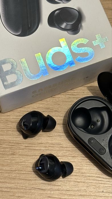 Vand casti SAMSUNG BUDS+