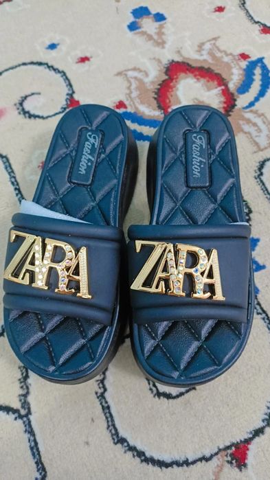 Бренд шлёпкалар .