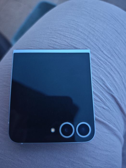 Samsung Galaxy Z Flip 6