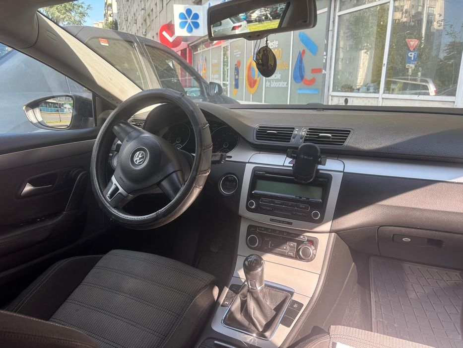 Vând Volkswagen Passat Cc