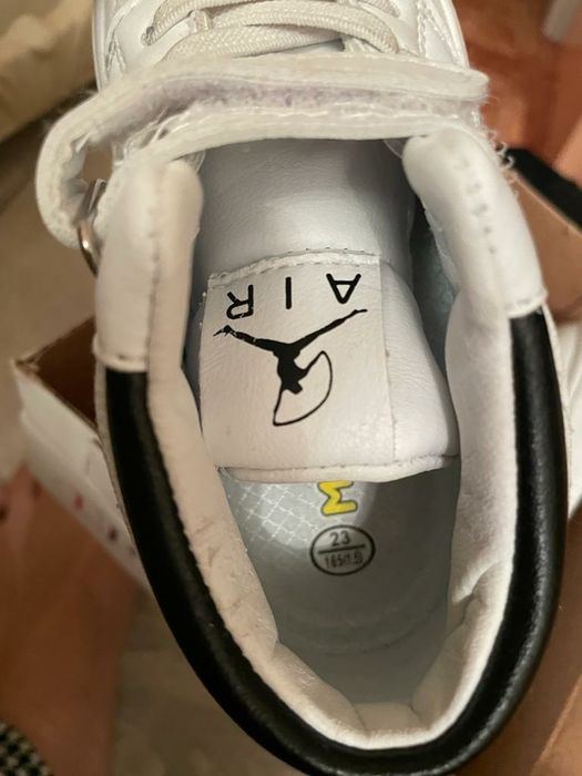 Продам кроссовки 23 размер