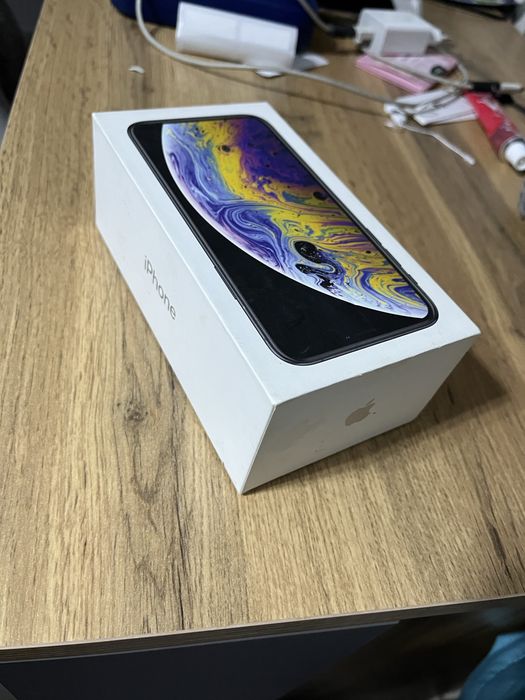iphone xs 64gb.