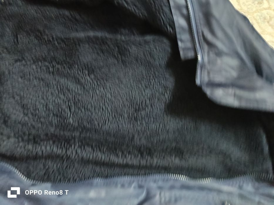 Продам куртку утепленную.