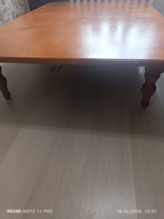 Продам не дорога стол трансфор с съемными ножками.мер