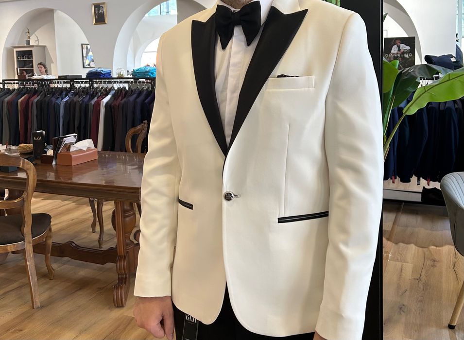 Sacou mire purtat la cununia civila