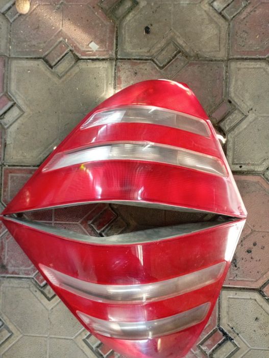 Продам задние фары