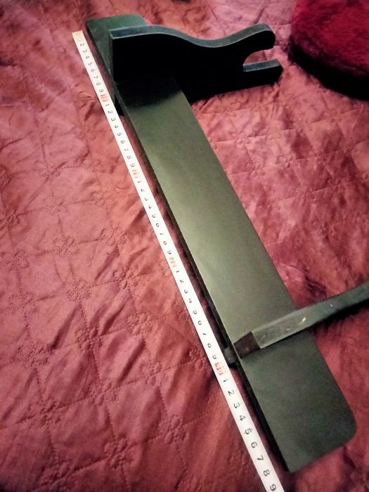 Дървени стойки за мечове оръжие и шлемове