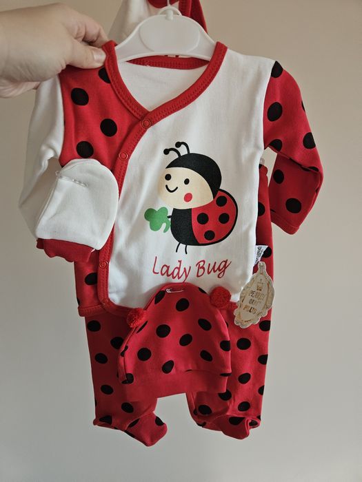 Дрешки за момиче