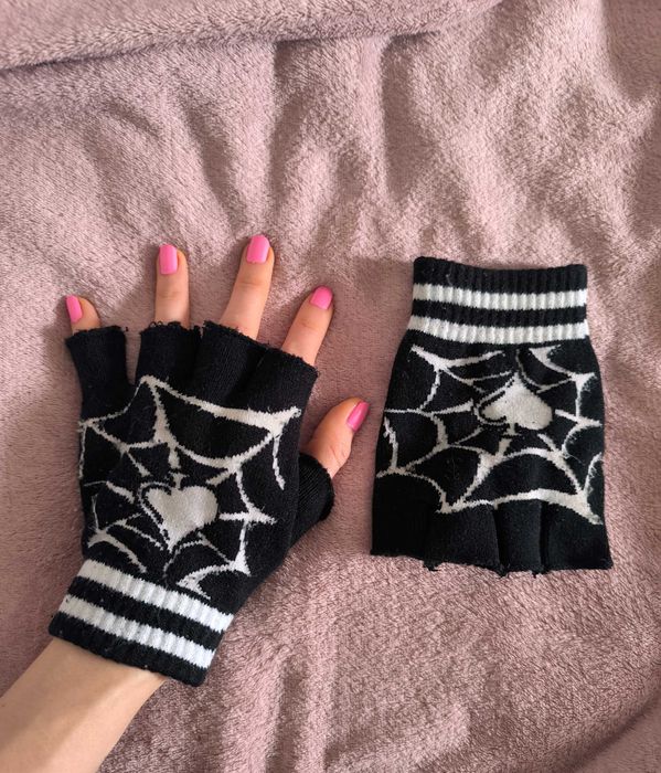 Дамски ръкавици без пръсти (мрежести, платнени) - 3 лв.