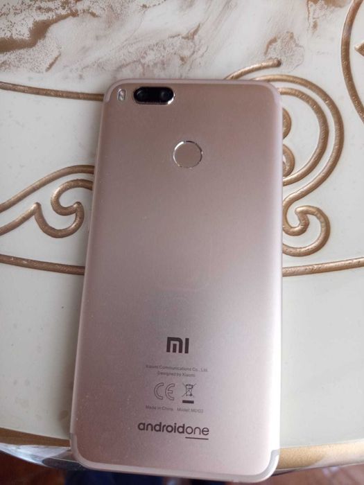 Продаю смартфон Xiaomi Mi A1.