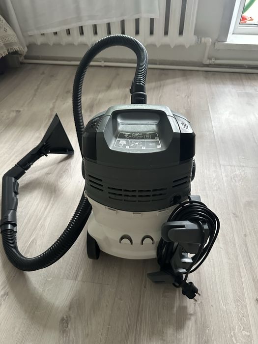 Моющий пылесос Karcher