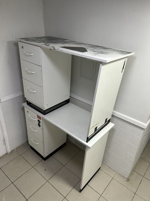 Продам столы в хорошем состоняни