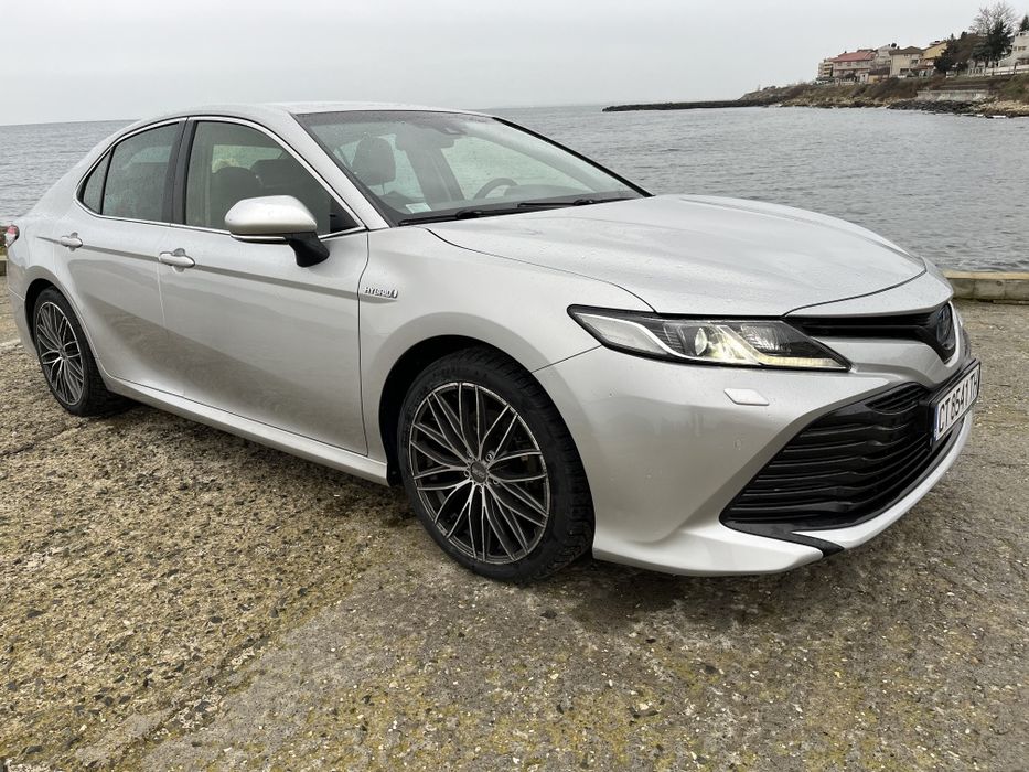 Toyota Camry 2.5  hybrid 2020