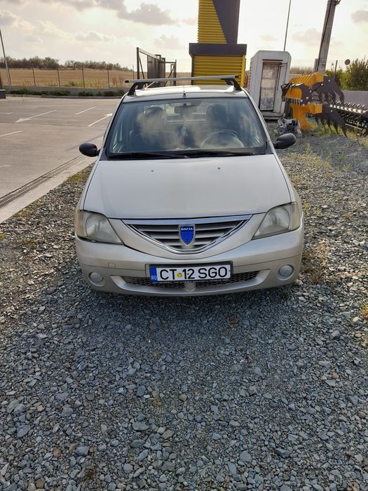 Vând Dacia Logan