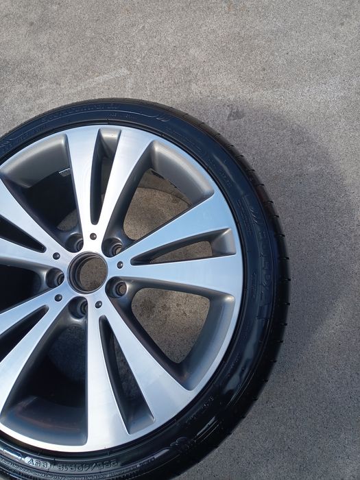 Vând Jantă 5x112 Model Chicago 235/40/R18
Janta este Nouă 
Fără Defect