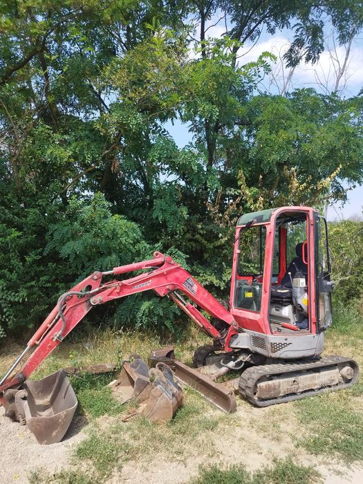 Miniexcavator 2,5 tone yanmar variante