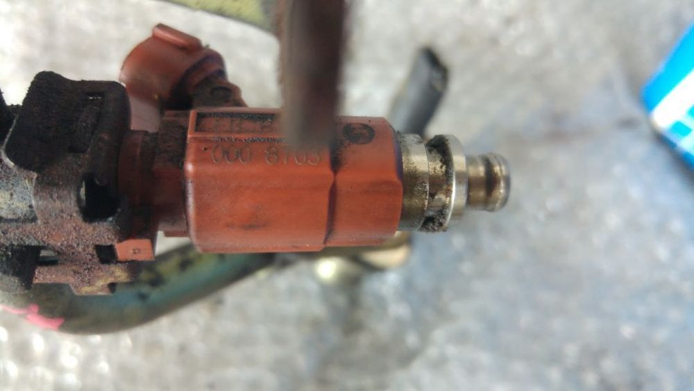 rampa cu injectoare 1.6 benz ej16 subaru impreza 1992-2000 17522aa581 fbjb100