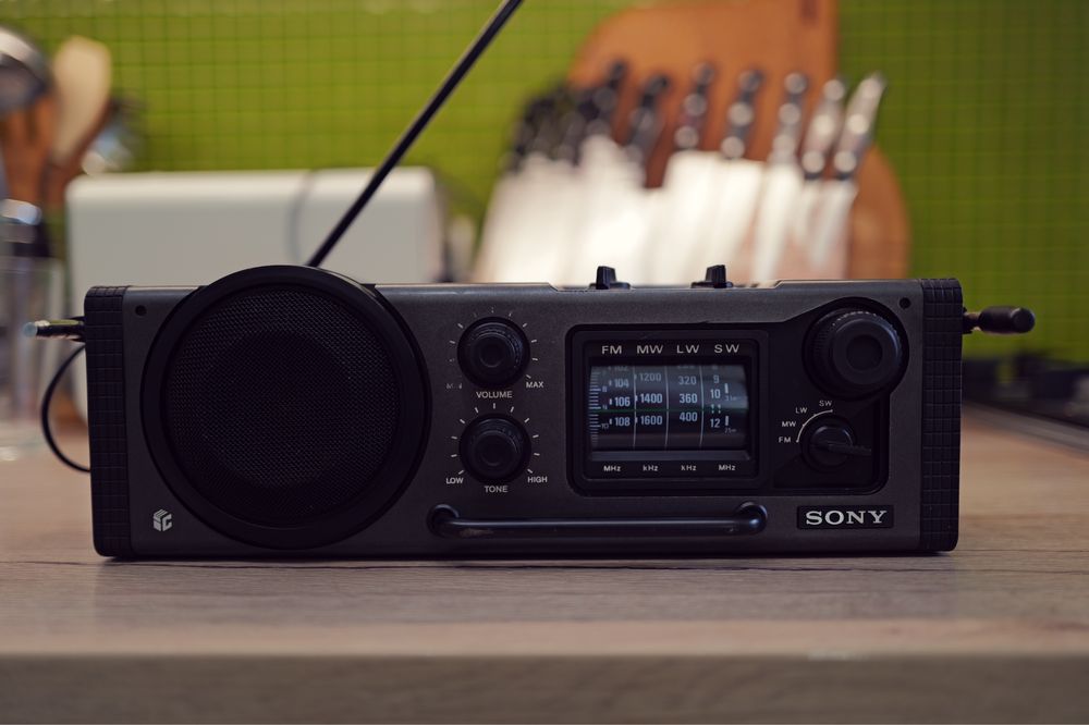 Radio de colectie Sony ICF 6000 mare receptie  radioamatori