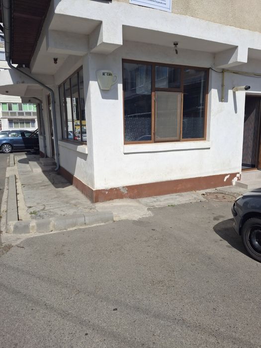 Inchiriez spatiu comercial