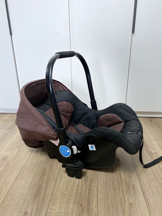 Продам автолюльку.