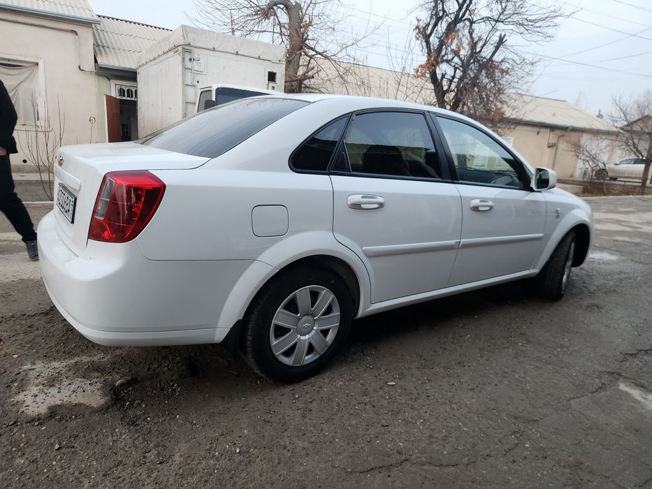 Gentra avtomashinasi sotiladi