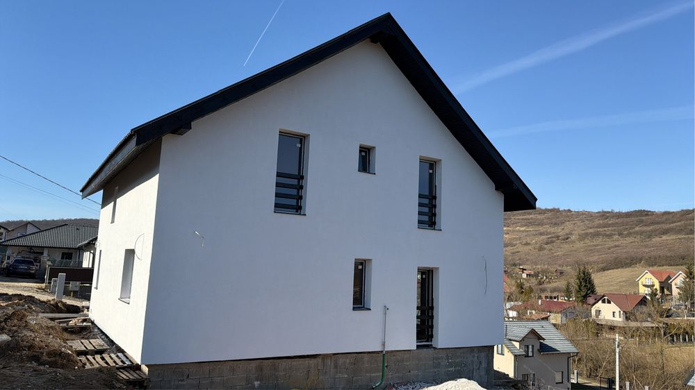 Casa de vanzare ~ cartierul Rasaritului -semifinisata !!!