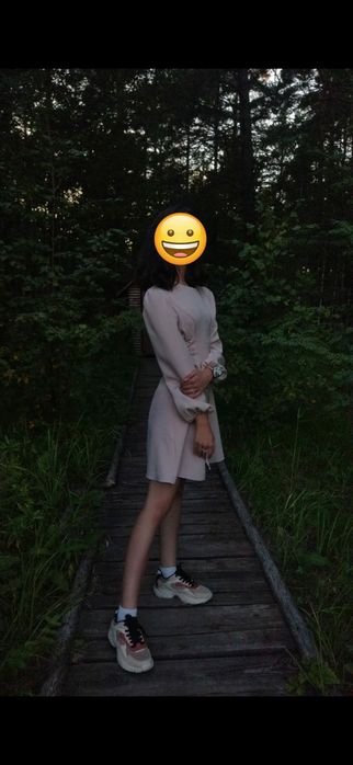 Платье светло-бежевое