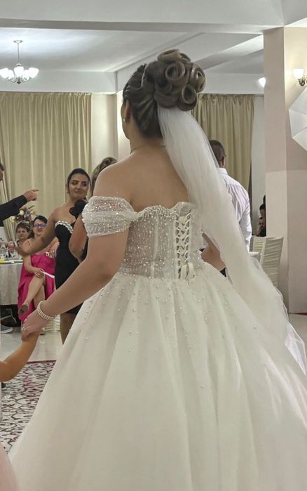 Vând rochie de mireasă