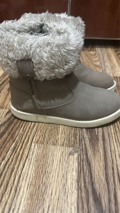 Продаю сапоги для девочки