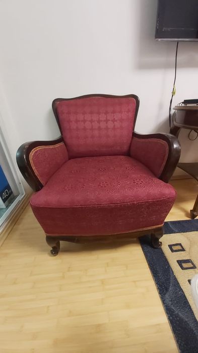 Vând mobilier vechi