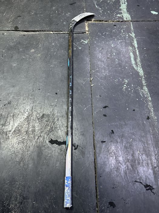 Продам клюшки хоккейные