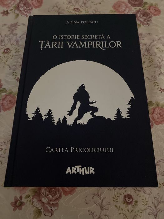 O istorie secretă a Țării Vampirilor- carte