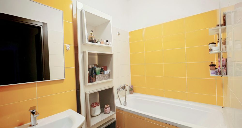 Te muti imediat! 3 camere, 2 bai, bucătărie închisă, Str Maica Tereza, direct proprietar