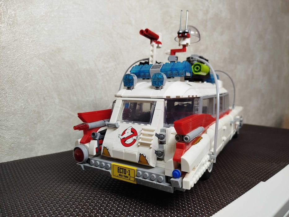 Модель коллекционный Автомобиль ECTO-1