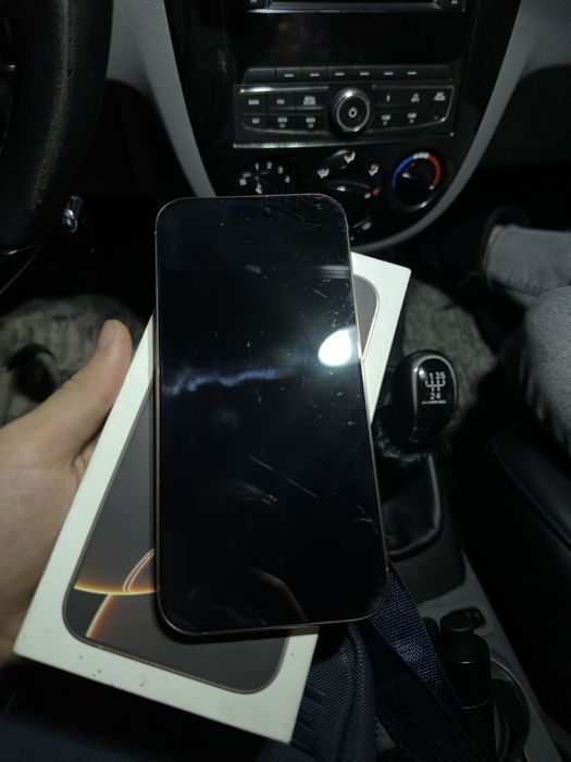 Iphone 16 pro max Desert