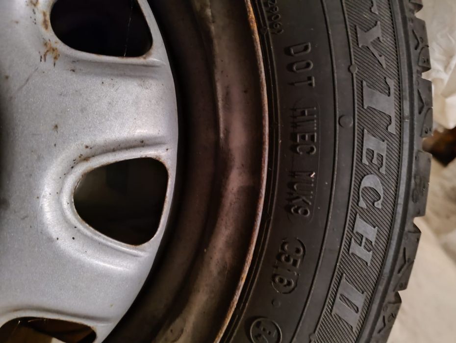 Vând 4 roti cu genti de vara 155/65/R14