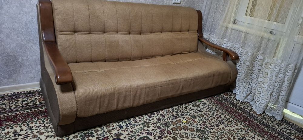 Диван сотилади раскладной