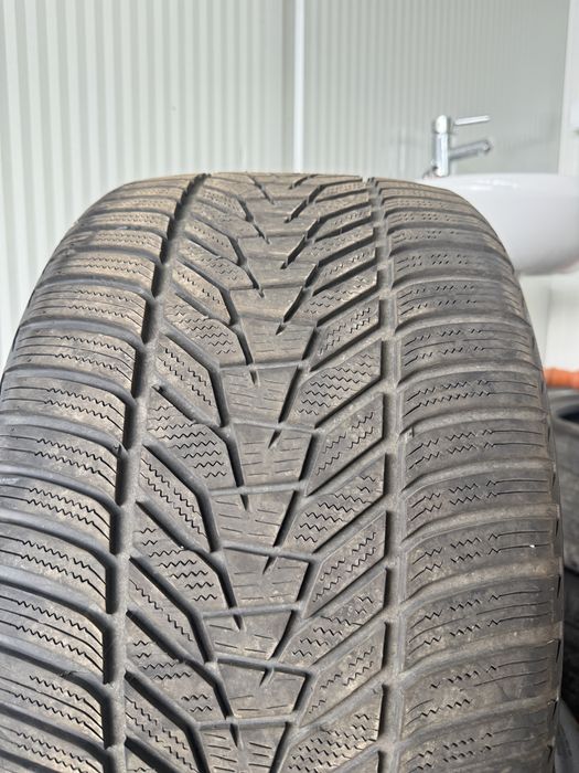 Зимни Гуми  285 30 19 hankook