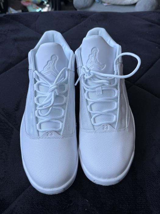 Jordan Max Aura 2 White