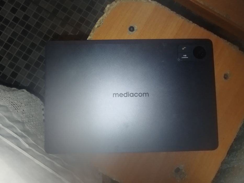 Tabletă funcțională doar de o ții în priză dau la schimb pe un telefon