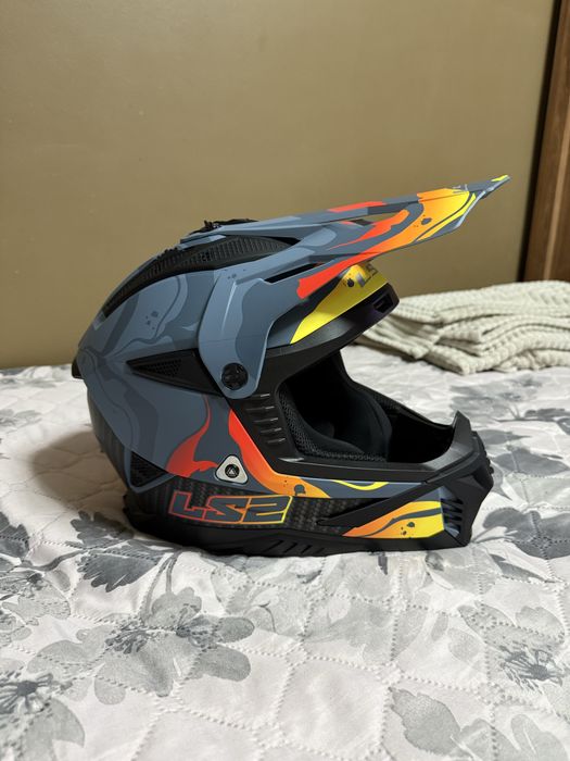 Кросова каска Enduro LS2 с очила O’Neal