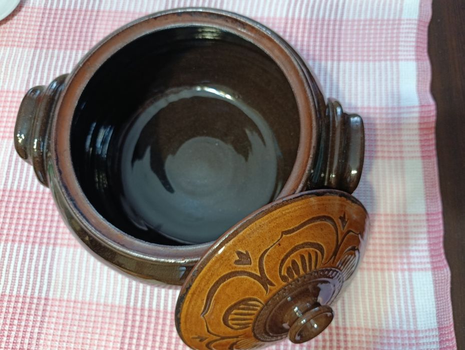 Глинен голям гювеч