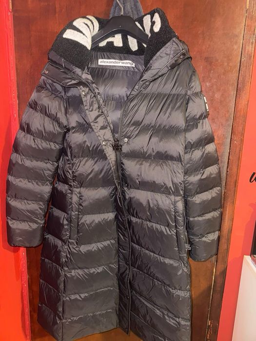 Яке Alexander Wang