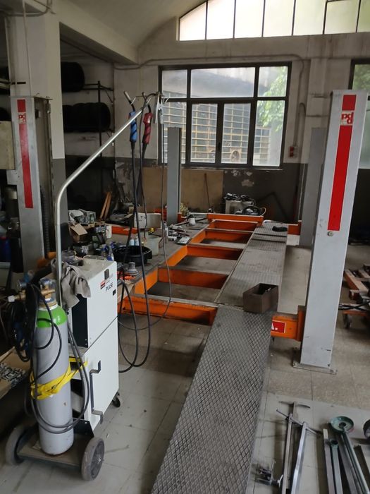 Cal de tras caroserii