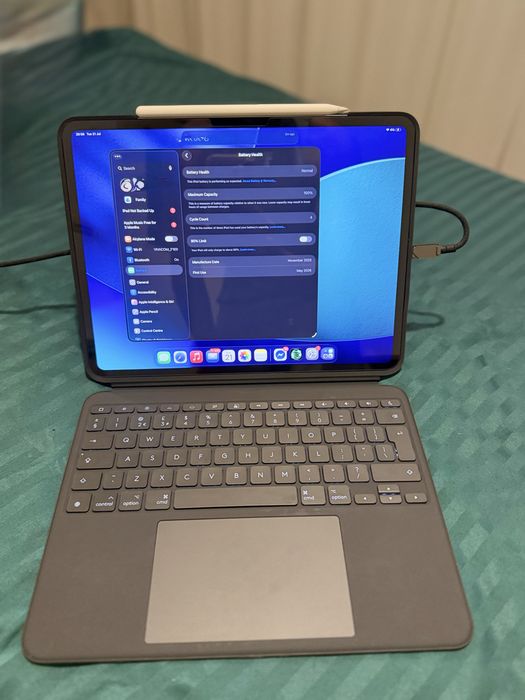 Logitech Combo Touch Ipad Pro 13 inch 2025