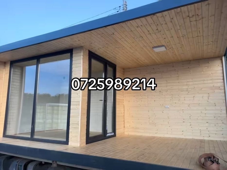 Containere modulare container modular terasa cu lemn model deosebit pentru curtea exterioara loc pentru luat masa