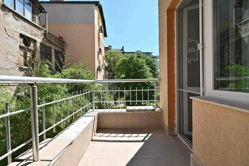 Дава се под наем Двустаен апартамент в София, Център - 60 кв.м за 488.58 € - Снимка #10